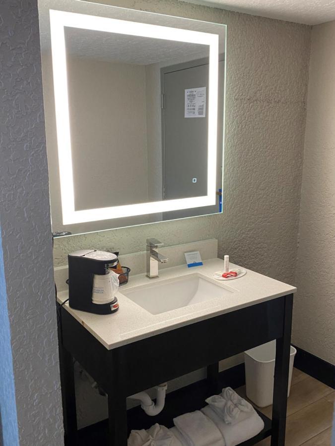 Days Inn By Wyndham Fort Pierce Midtown Екстер'єр фото