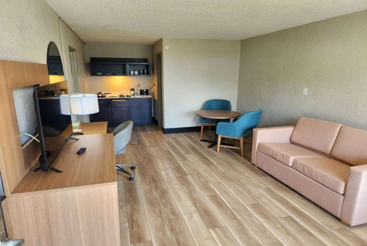 Days Inn By Wyndham Fort Pierce Midtown Екстер'єр фото