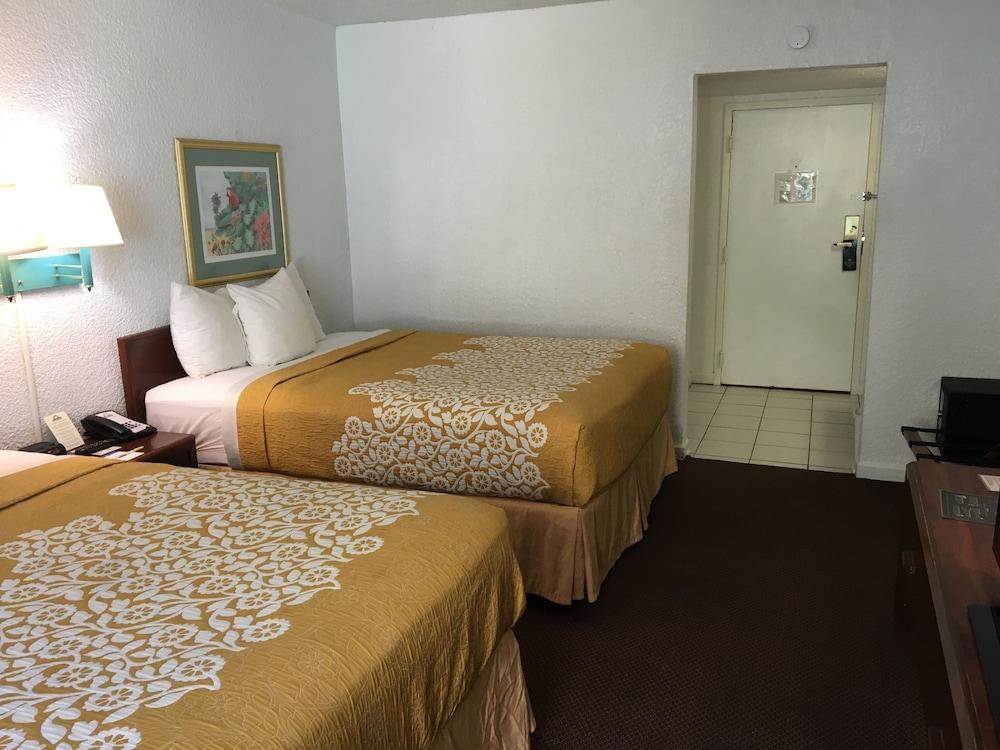 Days Inn By Wyndham Fort Pierce Midtown Екстер'єр фото