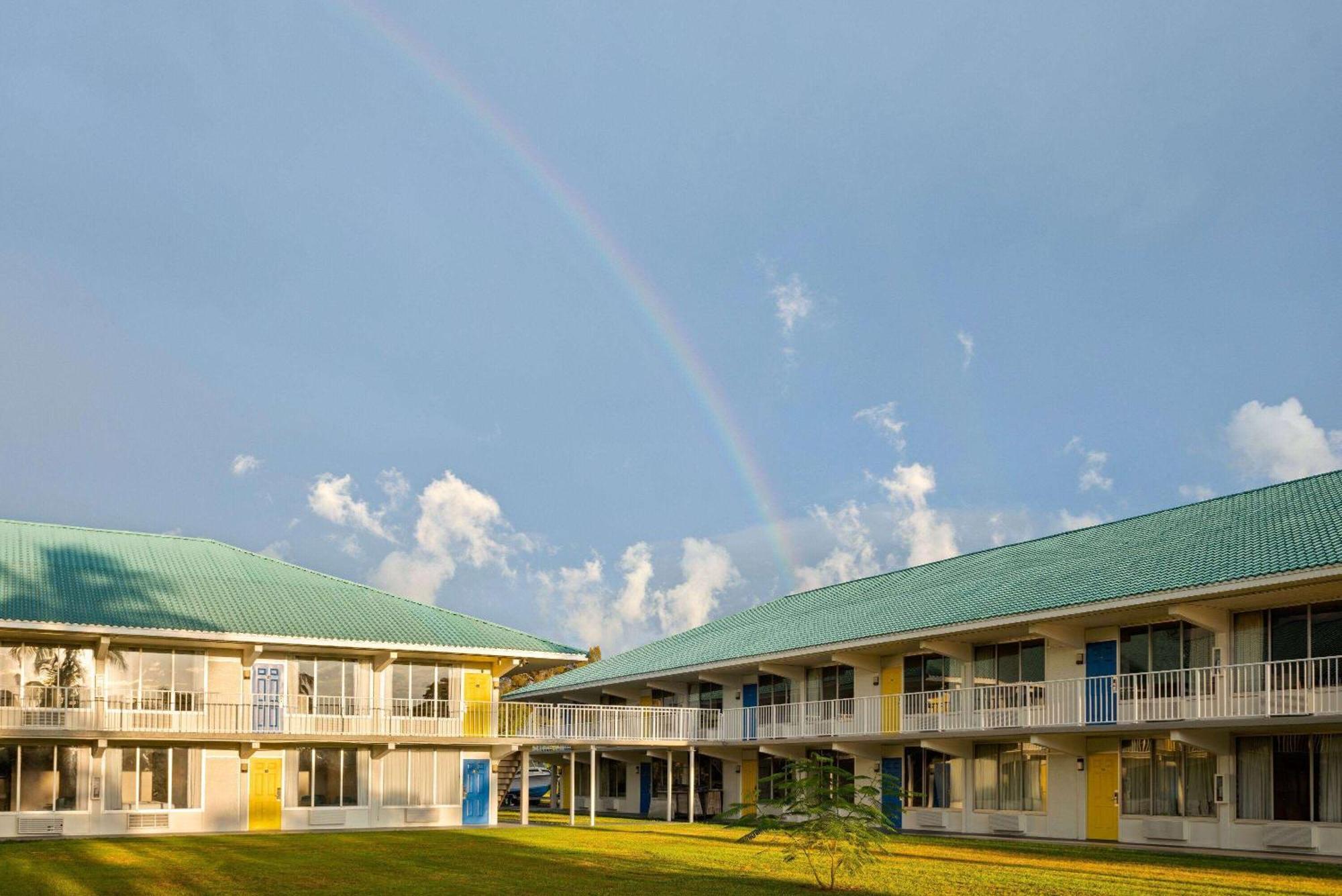 Days Inn By Wyndham Fort Pierce Midtown Екстер'єр фото